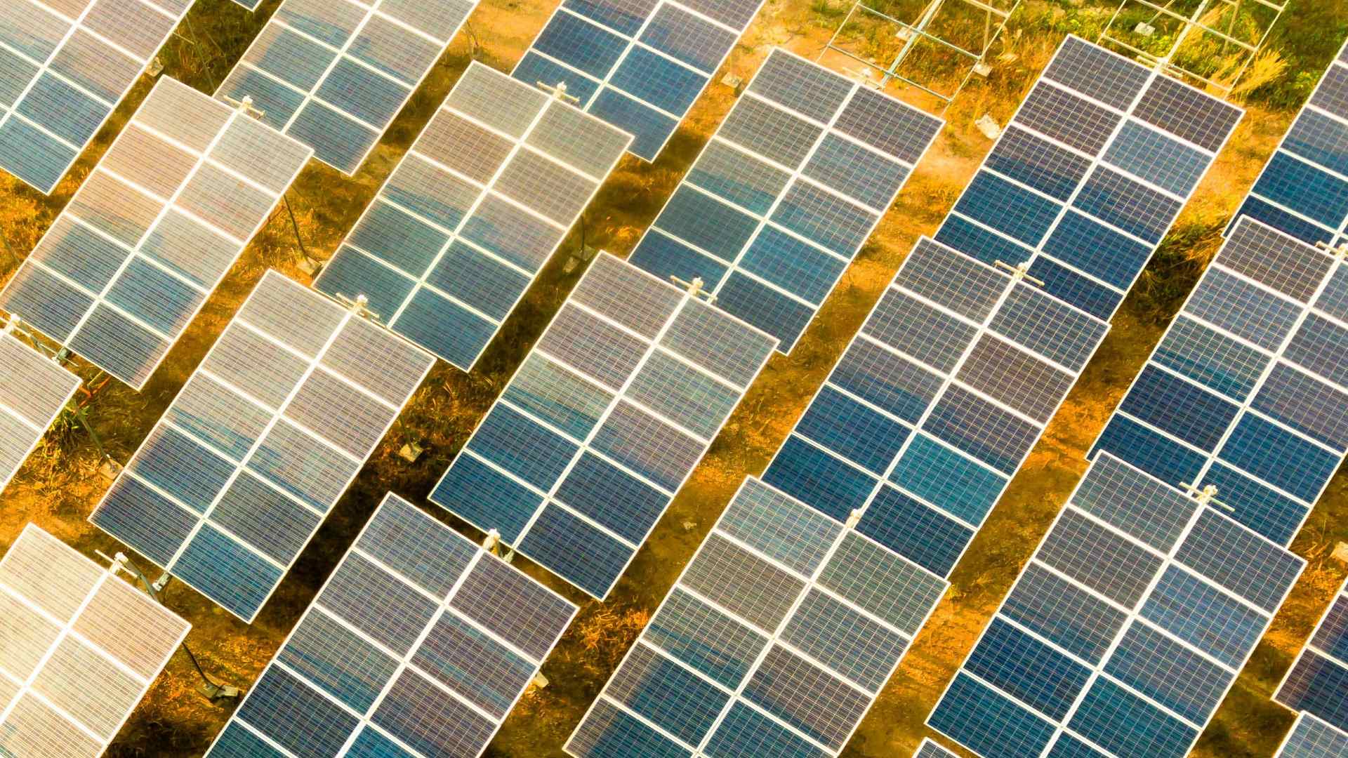 Erova Energy and Elgin sign long-term PPAs for 112 MW UK solar portfolio